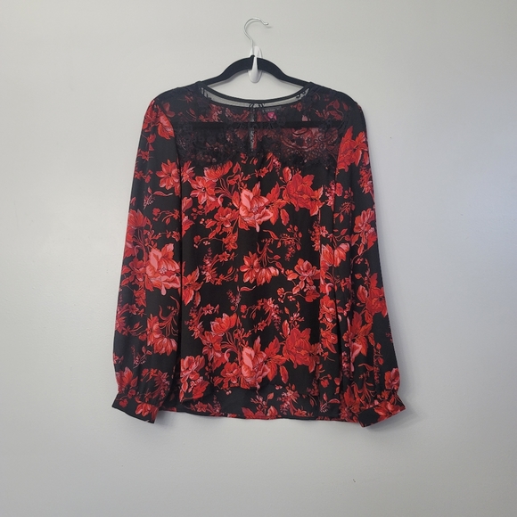 Vince Camuto Long Sleeve Lace Yoke Floral Pleat Front Blouse - Picture 2 of 9